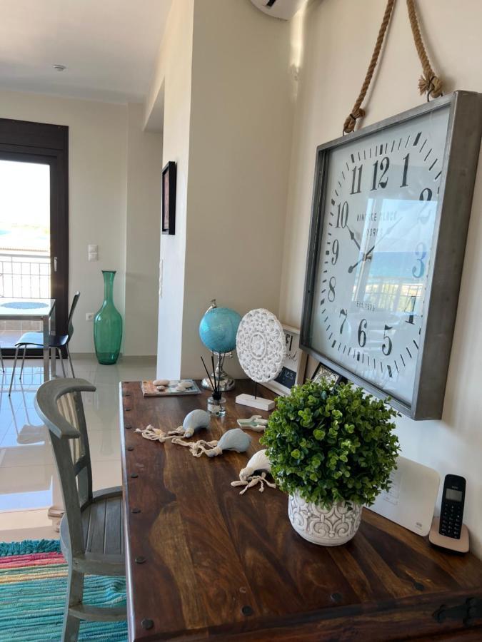 Appartamento Magical Seaside Town Boutique Apts 2 Kyparissia Esterno foto