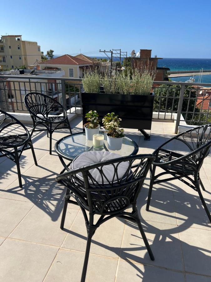 Appartamento Magical Seaside Town Boutique Apts 2 Kyparissia Esterno foto