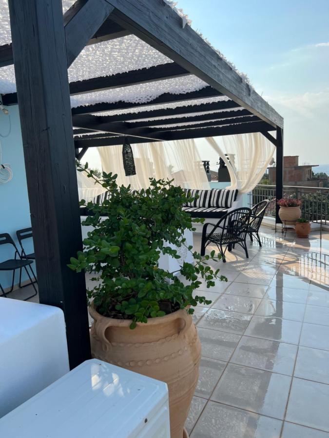 Appartamento Magical Seaside Town Boutique Apts 2 Kyparissia Esterno foto