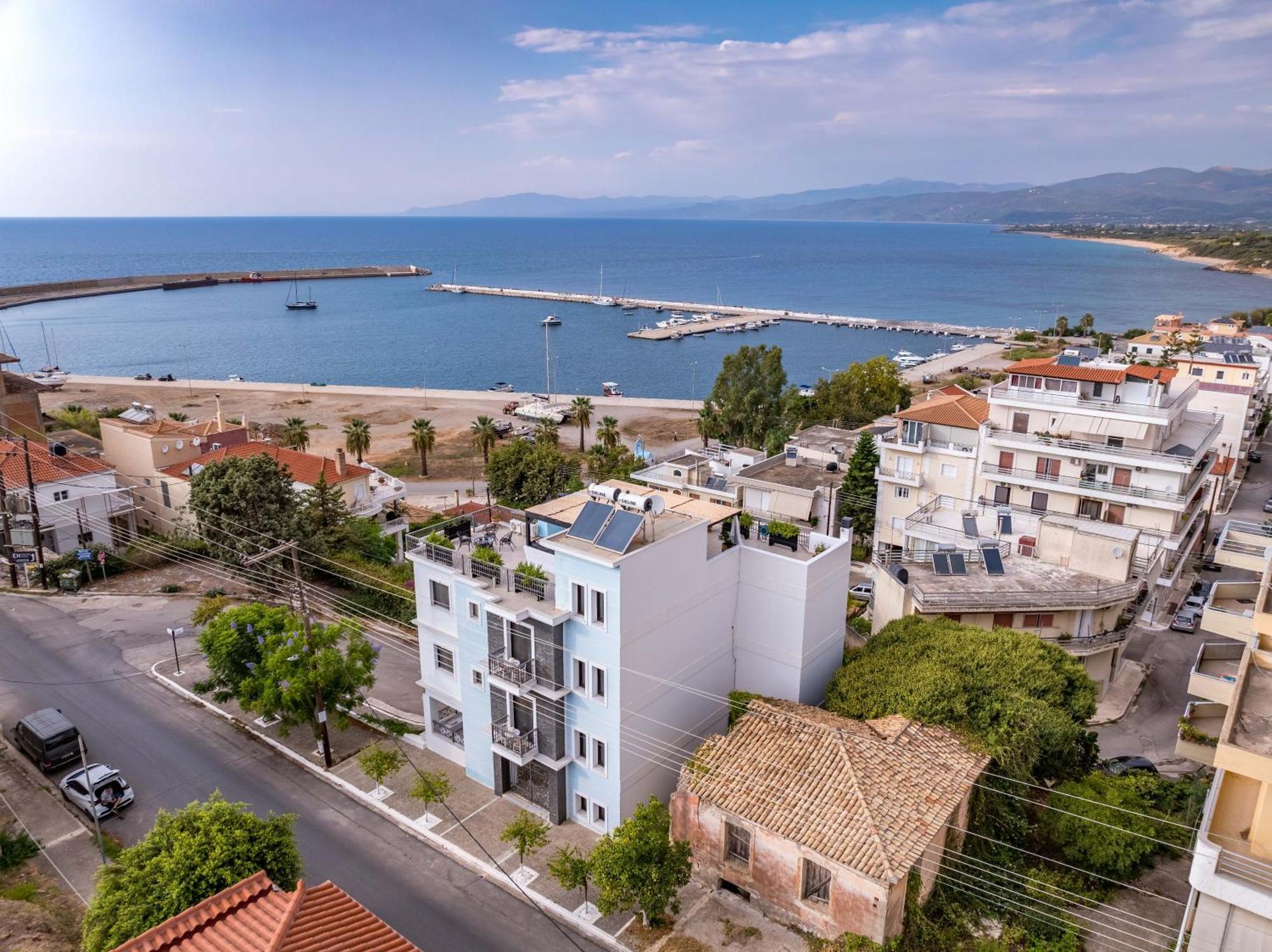 Magical Seaside Town Boutique Apts 2 Kyparissia Esterno foto
