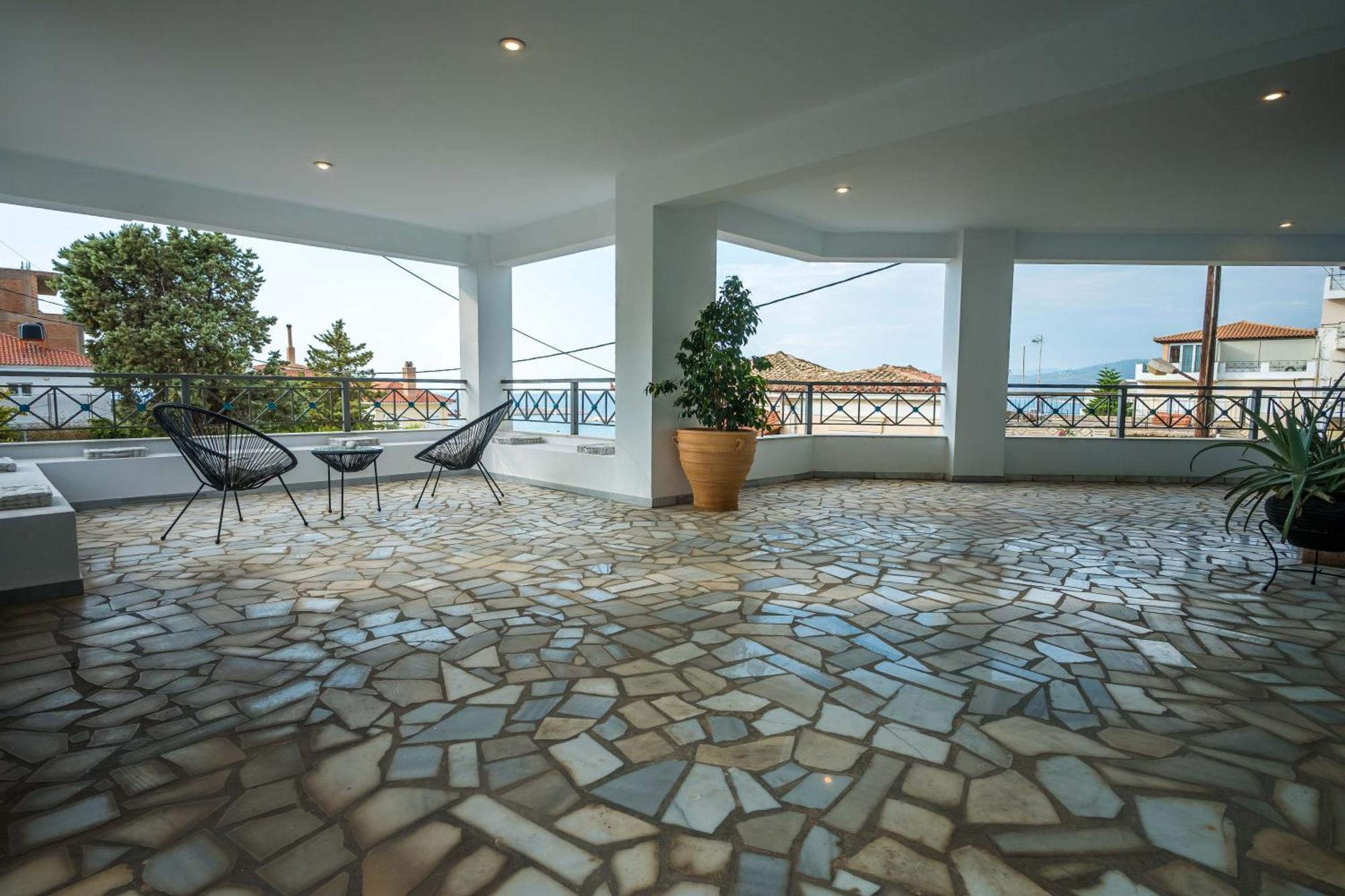 Magical Seaside Town Boutique Apts 2 Kyparissia Esterno foto