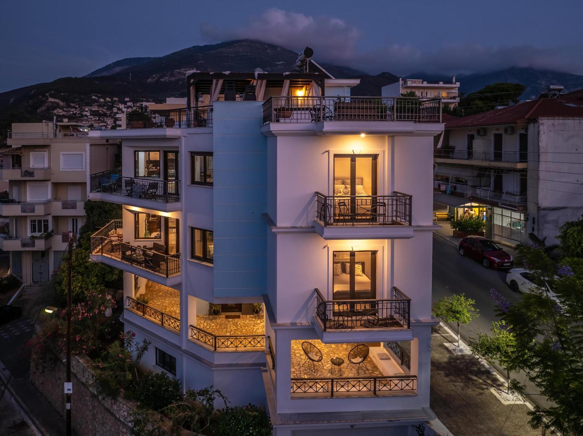 Magical Seaside Town Boutique Apts 2 Kyparissia Esterno foto