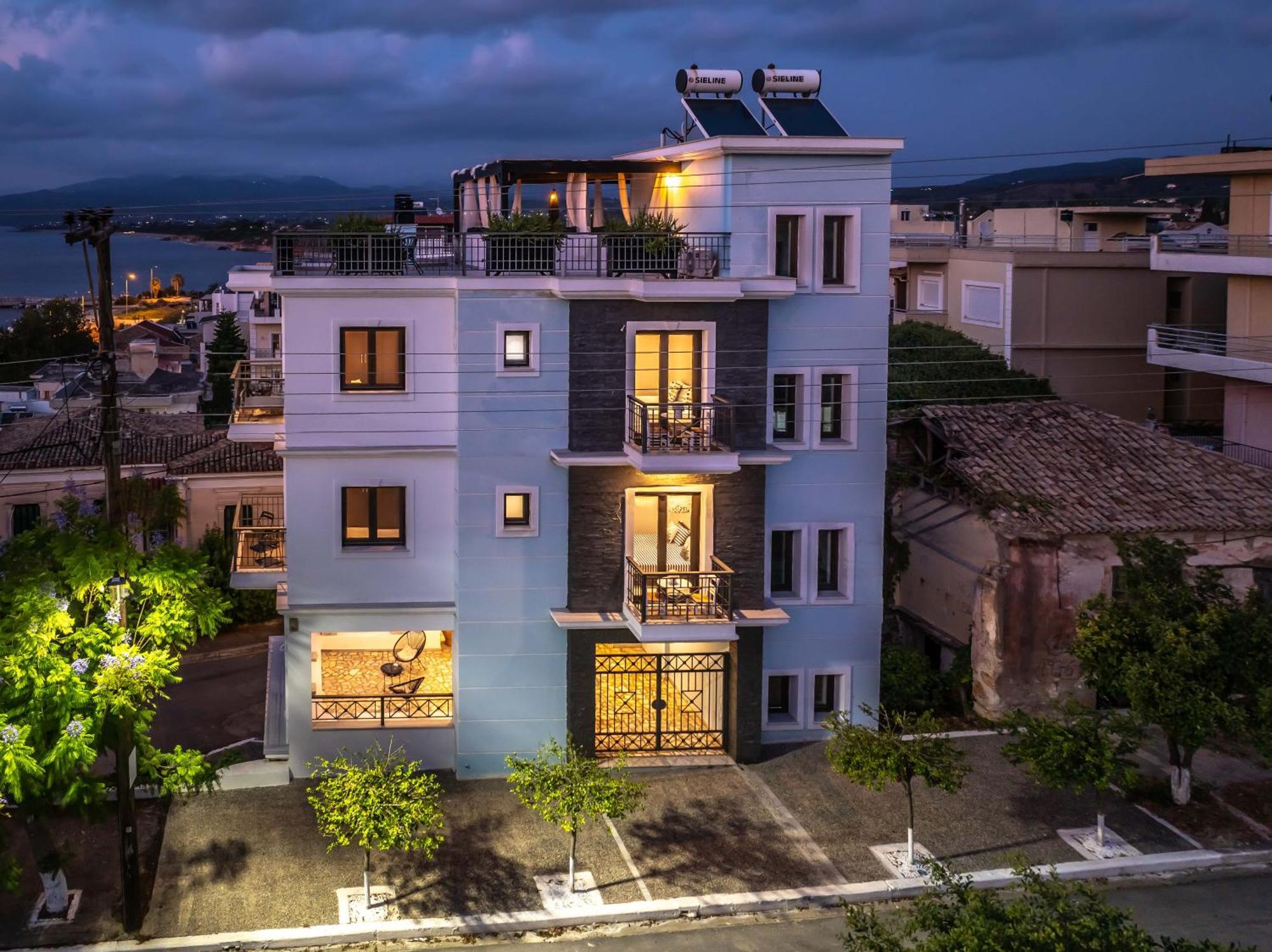 Magical Seaside Town Boutique Apts 2 Kyparissia Esterno foto